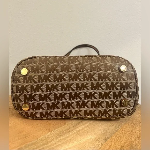 Michael Kors Jet Set MD PKT MF Tote - NWT - Picture 7 of 11